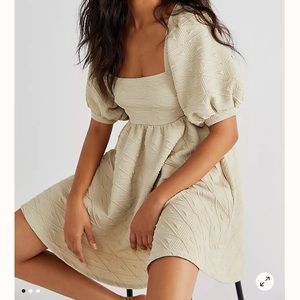 Never worn before! Cute dress